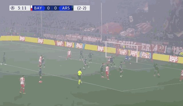 1713388568974051157.gif 凯恩打偏.gif