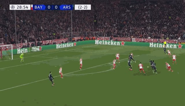 1713388700877091687.gif 诺伊尔神扑.gif